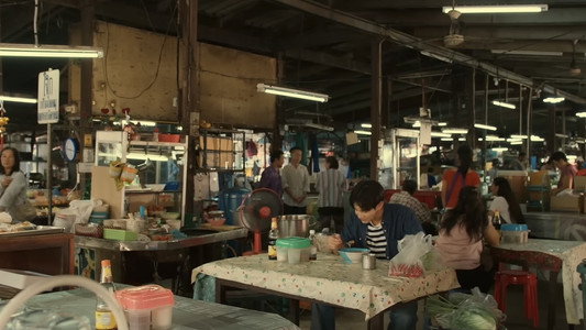 ต้นส้มอยู่บ้านเขา แต่ผลส้มหล่นมาบ้านเราตลอดเลย