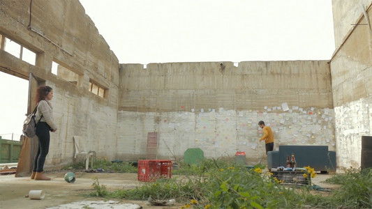 בלי לומר מילה