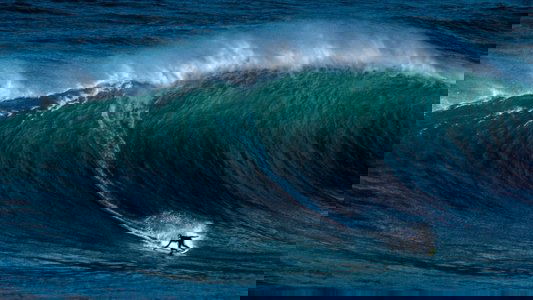 100 Foot Wave