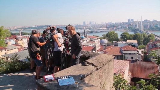 Arif V 216: Yapmışlar Ama Nasıl?