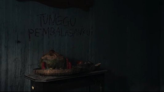 Perempuan Pembawa Sial