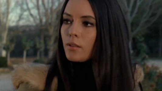 Ragazza tutta nuda assassinata nel parco
