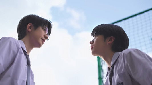 แรงโน้มถ่วงระหว่างเรา