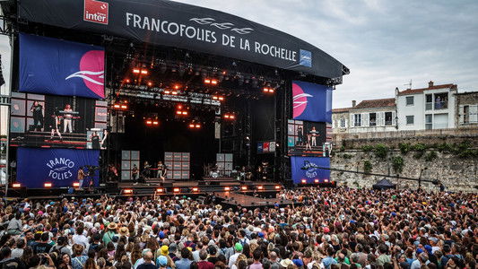 Hoshi aux Francofolies 2025