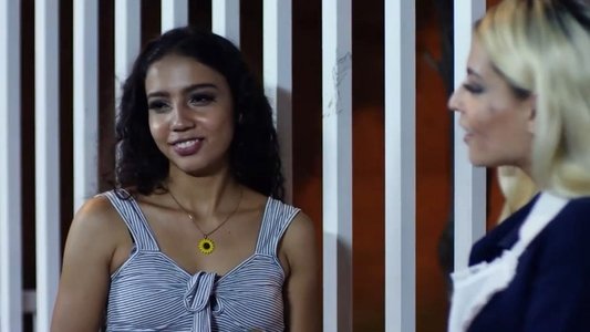 Las sirvientas calientes 8