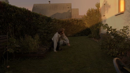 Minuit derrière l'église