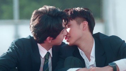 默默的我，不默默的我們