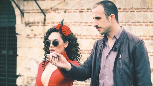 Aşkın Gören Gözlere İhtiyacı Yok
