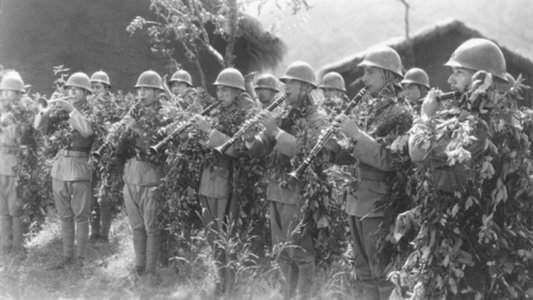 野戦軍楽隊