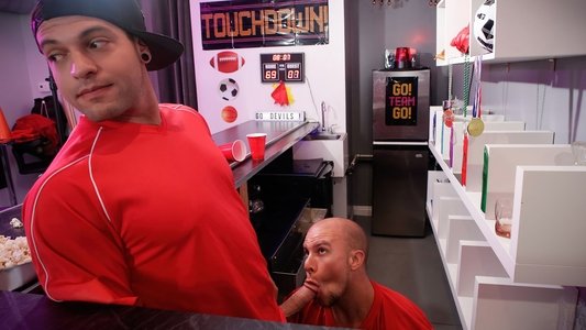 Serving Her Boyfriend