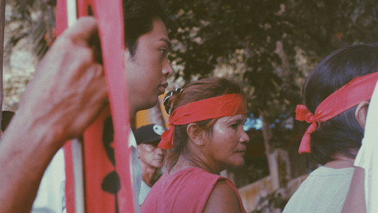 Ang Nagliliyab na Kasaysayan ng Pamilya Dela Cruz