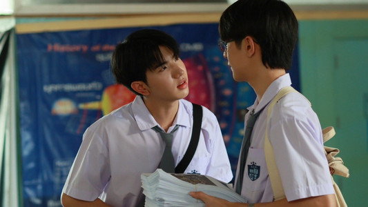 แรงโน้มถ่วงระหว่างเรา