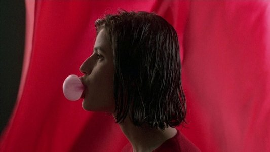 Trois couleurs : Rouge