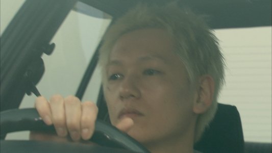 青い車