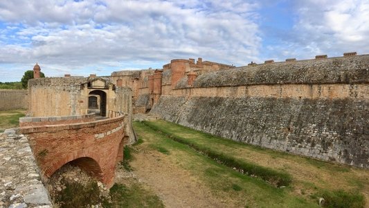 The Glorious Story of Castles
