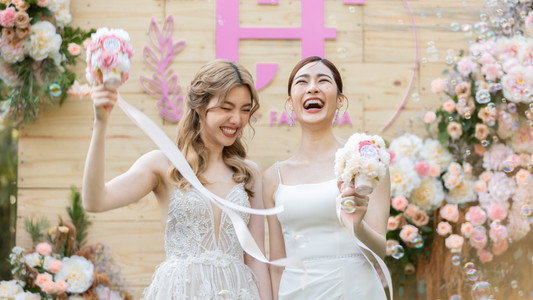 ใจซ่อนรัก