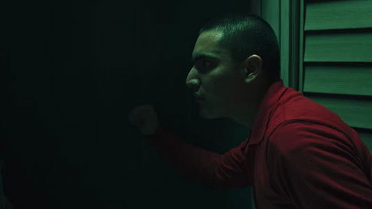 When the Pizza Delivery Guy Walks in on a Robbery