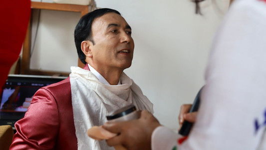 Kumude Hidyo Hero Banna