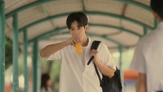 ต้นส้มอยู่บ้านเขา แต่ผลส้มหล่นมาบ้านเราตลอดเลย