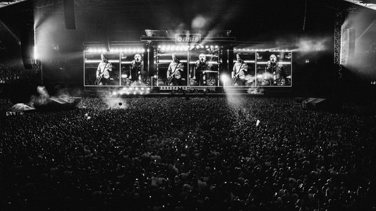 Oasis: Don't Look Back in Anger