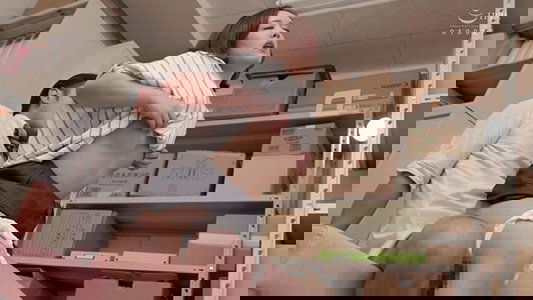 胸チラしているのに気付かず働く女子社員に手を出しちゃった俺4