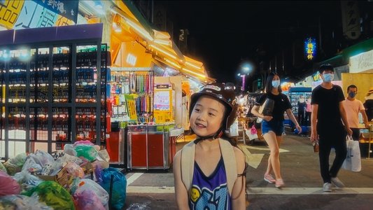 Left-Handed Girl