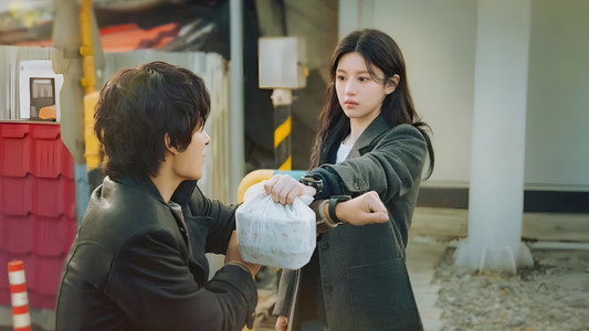 모두가 자신의 무가치함과 싸우고 있다