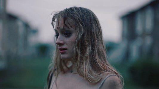 Une nuit, à travers champs