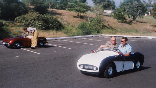 Bob Gurr: Living by Design