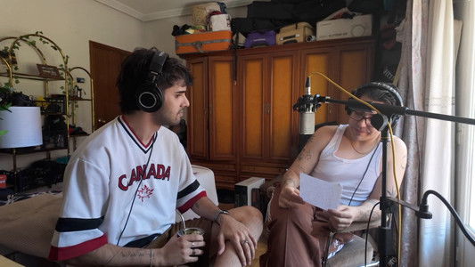 una colección de videos creando por tenerte cerca