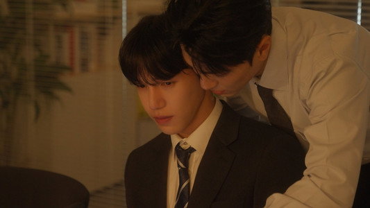 비틀린넥타이: 더 무비