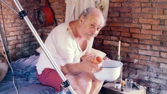 Detrás de las vías