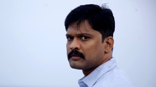 துடிக்கும் கரங்கள்