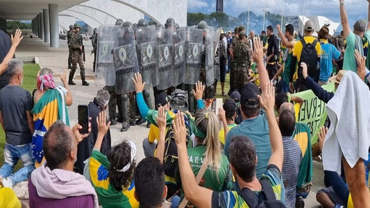 No Céu da Pátria Nesse Instante