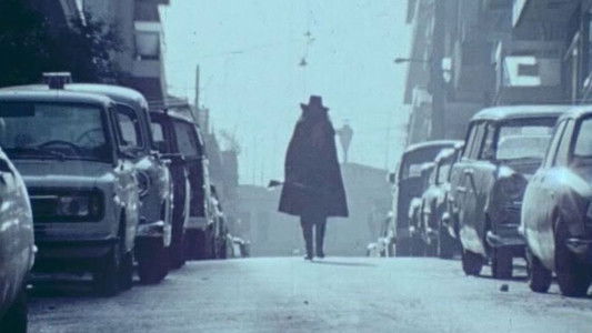 Πέφτουν οι σφαίρες σαν το χαλάζι κι ο τραυματισμένος καλλιτέχνης αναστενάζει