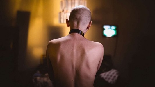 Dzień, w którym znalazłem w śmieciach dziewczynę