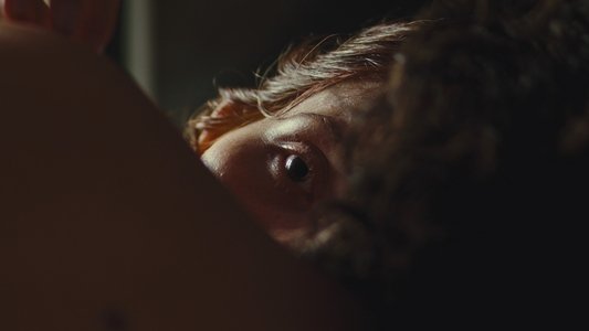Tu cuerpo en mi habitación