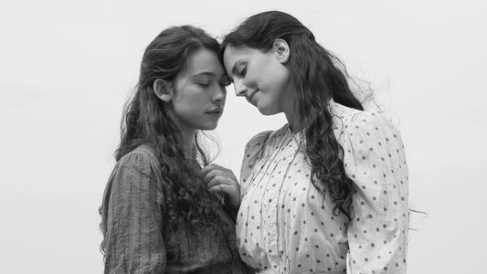 Elisa y Marcela