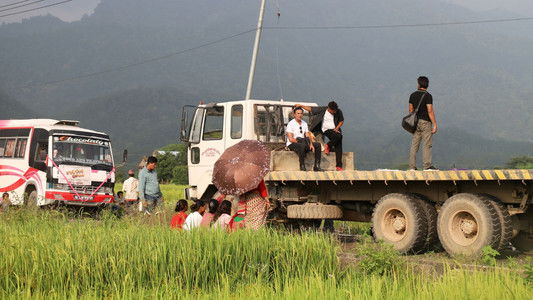 Kumude Hidyo Hero Banna