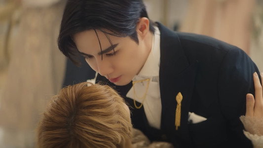 ข้ามฟ้าเคียงเธอ
