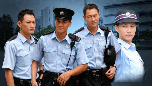學警出更