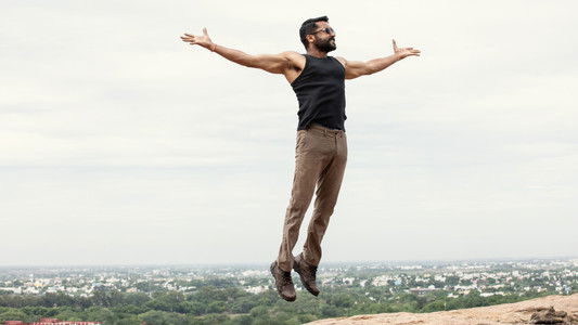 சூரரைப் போற்று