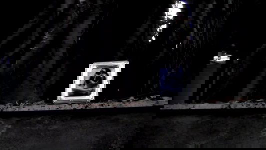 -Pursuit0.: Questo posto è completamente normale