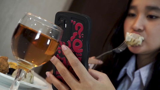 Ada apa dengan Cici?