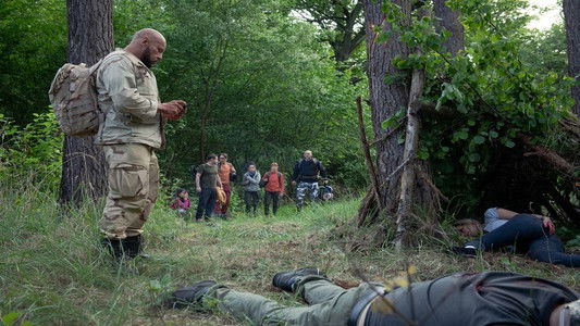 Najpierw ucichły ptaki