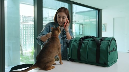 모자산책