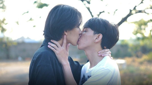คู่จิ้นวาย นายลูกชิ้นทอด