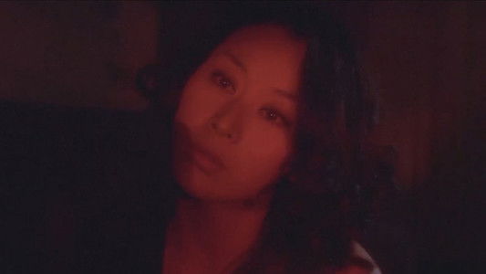 赤い花弁が濡れる