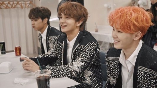 SEVENTEEN: Hit The Road