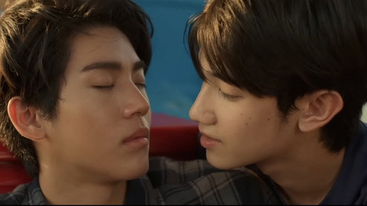ต้นส้มบ้านเขา แต่ผลส้มหล่นมาบ้านเราตลอดเลย